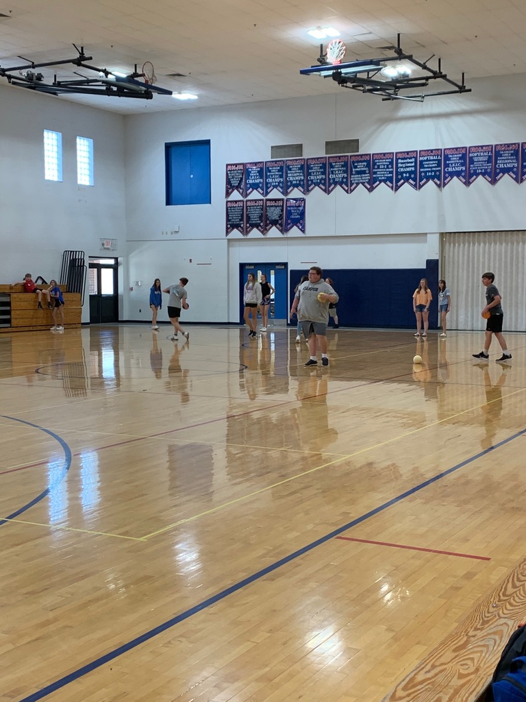 8th graders playing dodgeball